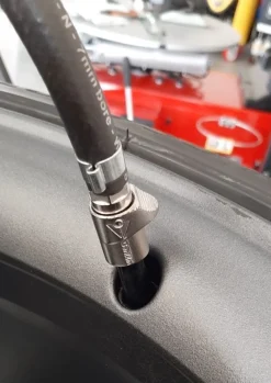 Końcówka do pompowania powietrza typu Quik Lok na wąż 7 mm