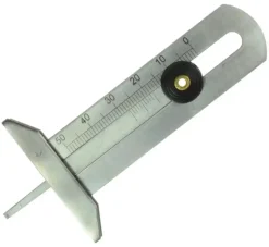 Miernik głębokości bieżnika opon (głębokościomierz) metalowy, 0–50 mm futerał
